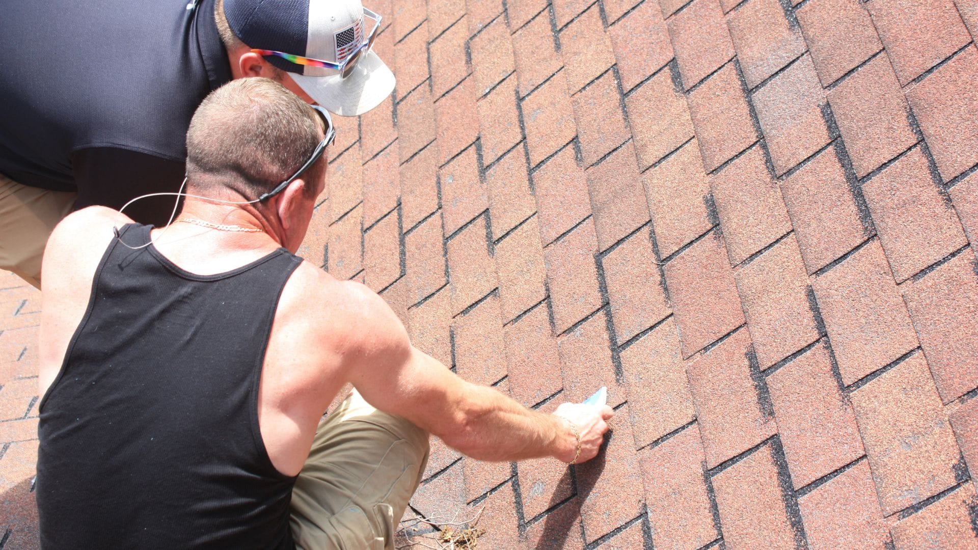 inspecting-roof